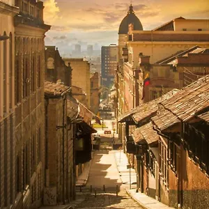 casa-artistica-en-candelaria-centro-historico.hotels-bogota.net/