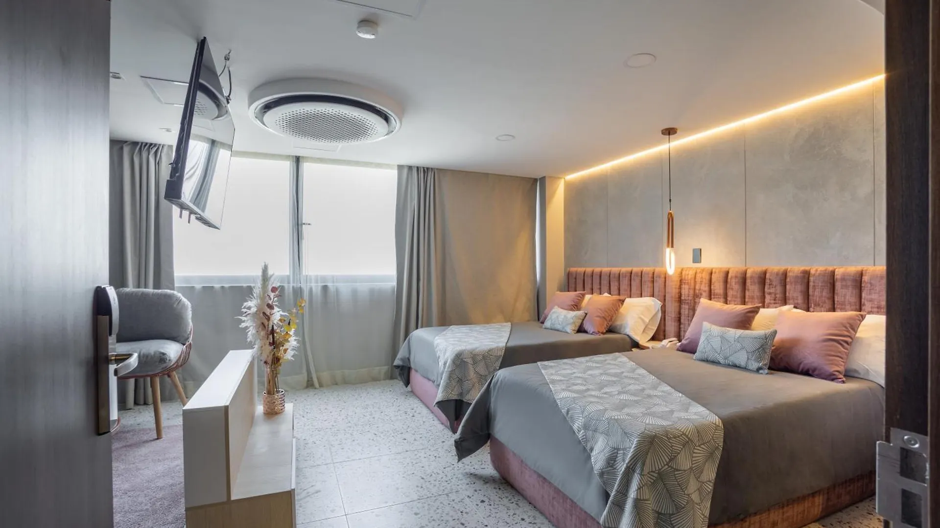 **** Hotel Glow Medellin Colombia